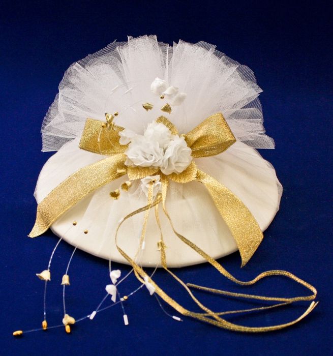 Тарелка "На счастье" в органзе (20см) бело-золотой, 1 шт.