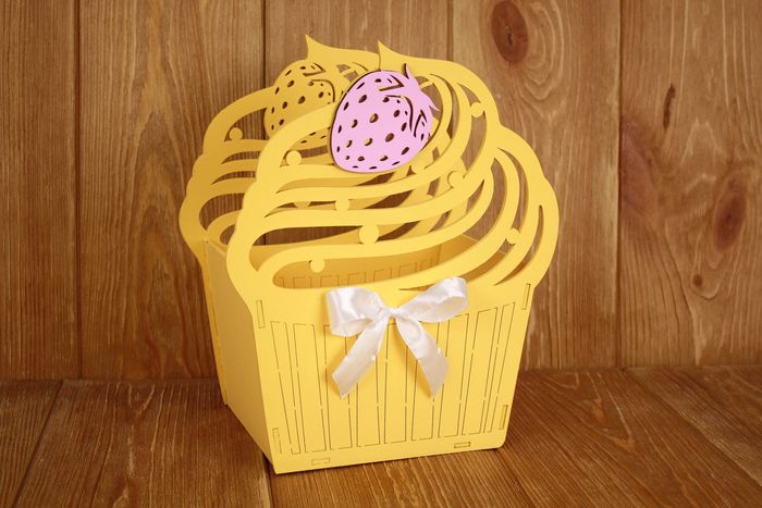 Подарочная упаковка (12*20,5*25см), Пирожное, МДФ 3мм, окрашен., Желтый-белый, 1 шт.