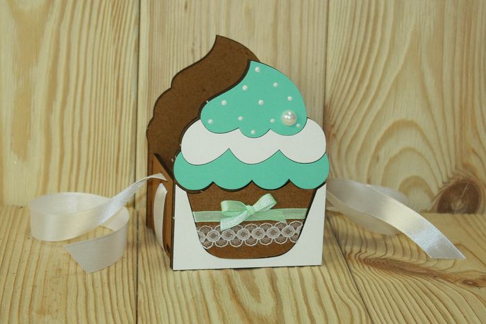 Подарочная упаковка (9,5*9*13см), Кекс, МДФ 3мм, окрашен. Дуб-тиффани, 1 шт.