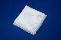 Платочек свадебный с вышивкой, атлас (25х25см) Белый, 1 шт.