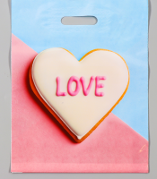 Пакет полиэтиленовый с вырубной усиленной ручкой (31*40см) Love, 1 шт.