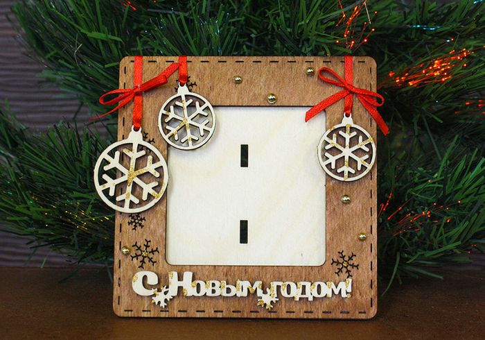 Рамка для фото (12*0,6*12см), "С Новым годом!", с шарами, Фанера 3мм, окрашен. Дуб-красный, 1 шт.