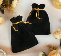 Мешочек бархатный (9*12 см), чёрный с золотым шнурком, 1 шт.