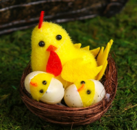 Сувенир пасхальный "Петушок с цыплятами в гнезде" 7х7х7см, 1 шт.