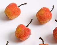 Муляж декоративный яблоко засахаренное красно-желтое (3,5*3см), 1 шт.