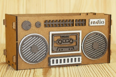 Подарочная упаковка (20*8,5*9,5см), Магнитофон, МДФ 3мм, окрашен. Дуб-Эбеновое дерево, 1 шт.