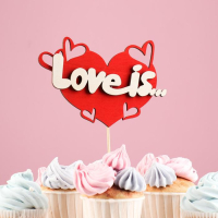 Топпер (15*7 см) "Love is", окраш., на палочке, в упак., красный, 1 шт.
