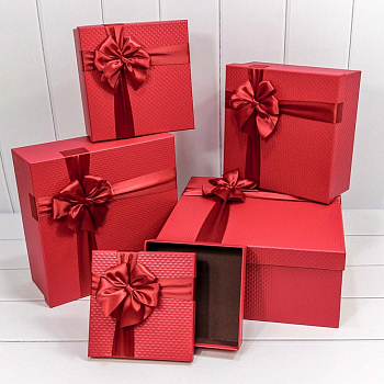 Коробка квадратная (18*18*5,5см), Атласный бант, Красная, 1 шт.