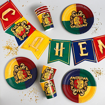 Набор бумажной посуды "Волшебный мир", 6 тарелок, 6 стаканов, 1 гирлянда, 1 шт.