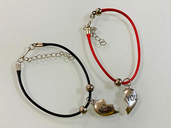 Браслет (пара) с кулоном (2,1*1,1см), разбитое Сердце, 1 шт.