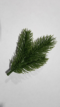 Веточка еловая маленькая, Зеленая, 1 шт.